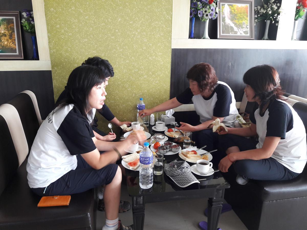 Asian Hotel Butwāl Zewnętrze zdjęcie
